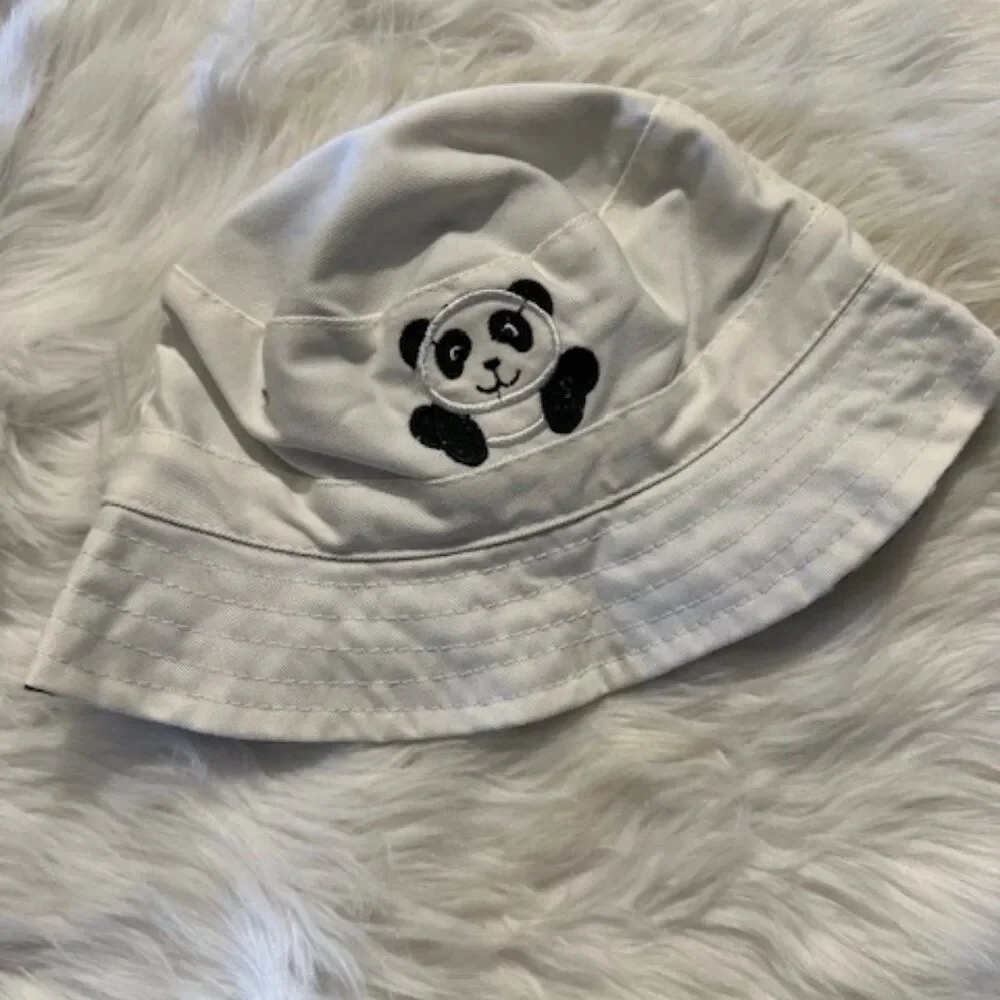 White / Black Panda Reversible Bucket Hat 6094 NWT Boutique